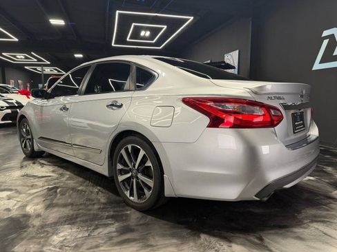 Used 2016 Nissan Altima 2.5 SR FWD image 7
