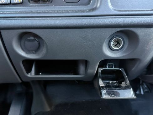 Used 2006 Chevrolet Silverado 2500 W/T image 39