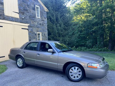Used 2003 Mercury Grand Marquis LS RWD image 1