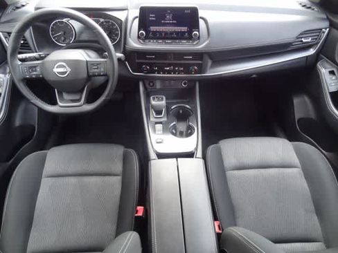 Used 2025 Nissan Rogue SV FWD image 11