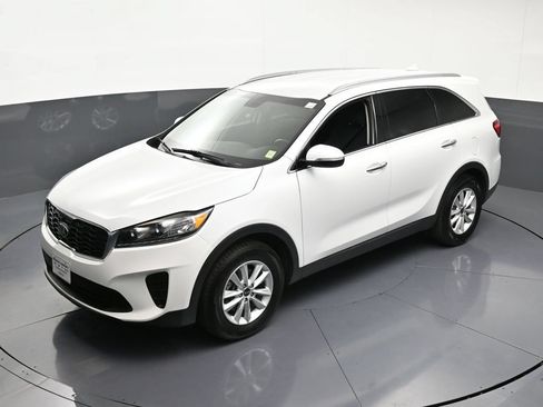 Used 2019 Kia Sorento FWD w/ LX Convenience Package image 16