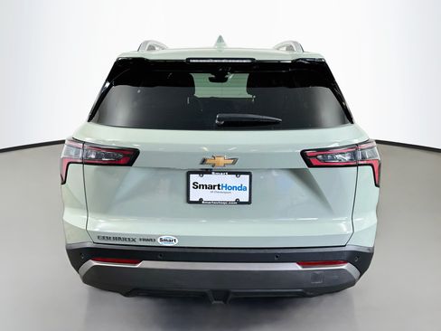 Used 2025 Chevrolet Equinox LT w/ Convenience Package II AWD/4WD image 6