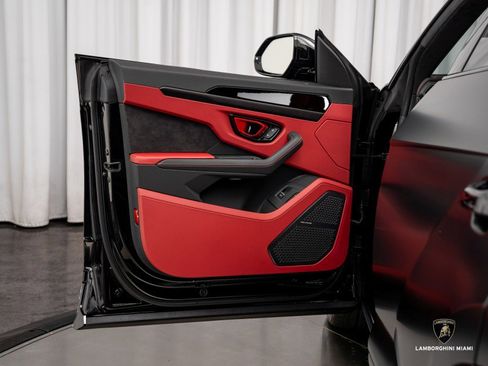 Used 2024 Lamborghini Urus S image 19