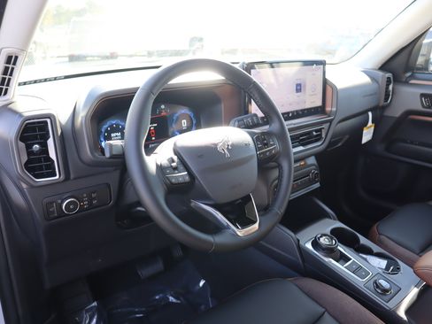 New 2025 Ford Bronco Sport Outer Banks image 15