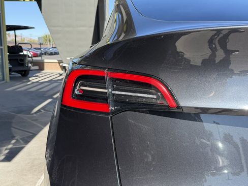 Used 2024 Tesla Model Y 2WD image 14