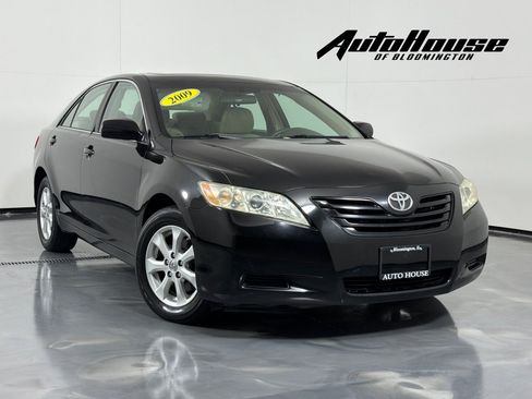 Used 2009 Toyota Camry LE FWD image 1