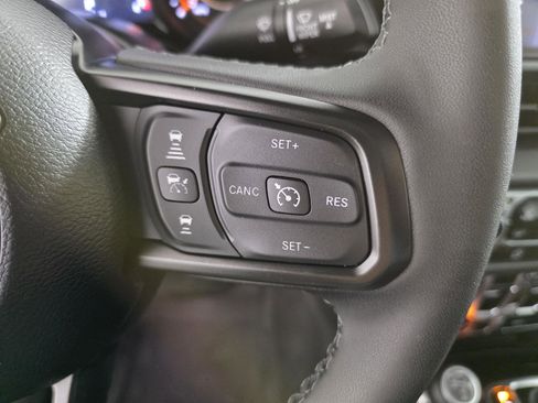 Used 2025 Jeep Gladiator Mojave image 30