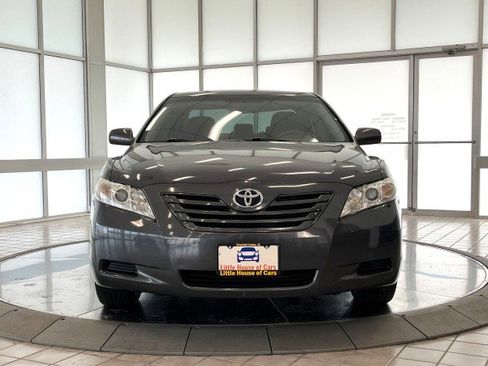 Used 2009 Toyota Camry LE image 2