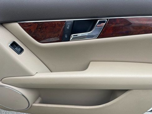 Used 2011 Mercedes-Benz C 300 4MATIC Sedan image 26