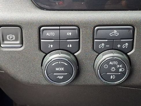 Used 2022 Chevrolet Silverado 1500 RST w/ Z71 Off-Road Package AWD/4WD image 22