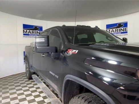 Used 2024 Chevrolet Silverado 2500 Custom w/ Custom Value Package image 4