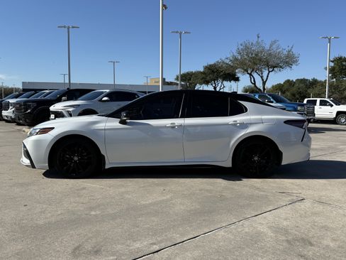 Used 2021 Toyota Camry XSE image 8