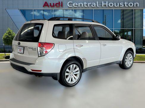 Used 2011 Subaru Forester 2.5X Premium image 8