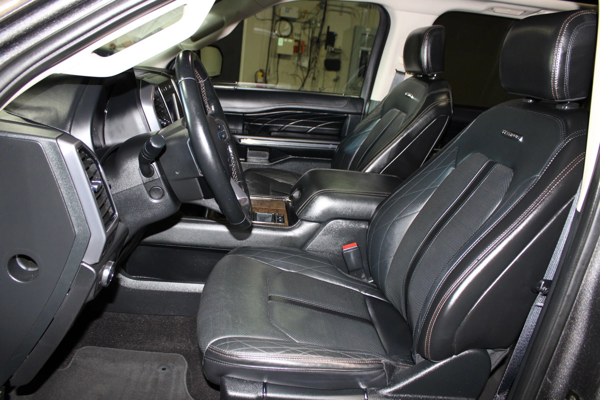 Used 2020 Ford Expedition Platinum RWD image 27