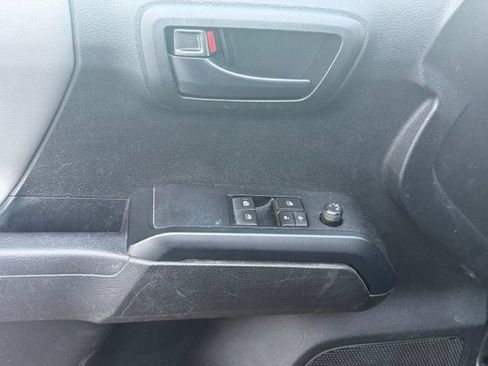 Used 2021 Toyota Tacoma SR AWD/4WD image 23