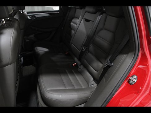 Used 2022 Porsche Macan S AWD/4WD image 18