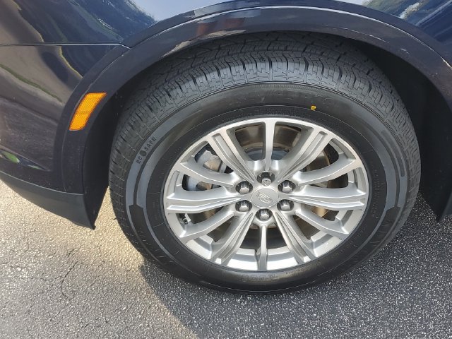 Certified 2017 Cadillac XT5 Luxury w/ Driver Awareness Package FWD image 11