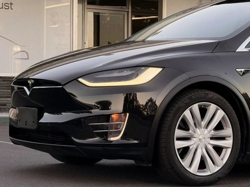 Used 2017 Tesla Model X 100D AWD/4WD image 4