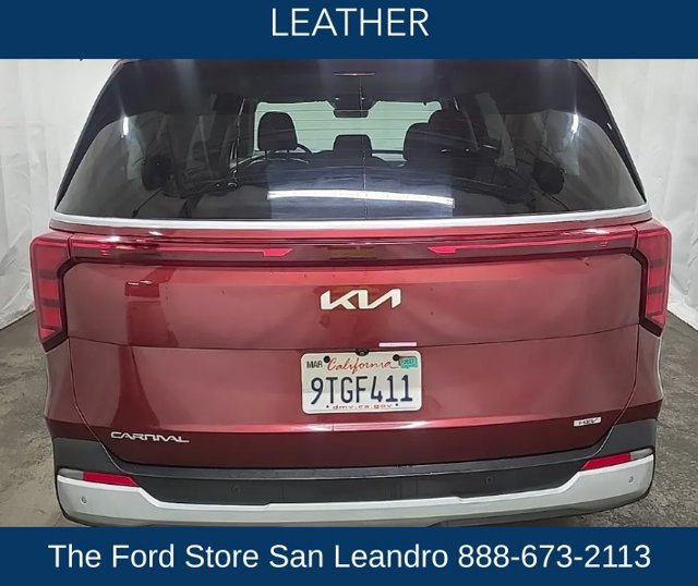 Used 2025 Kia Carnival EX FWD image 6