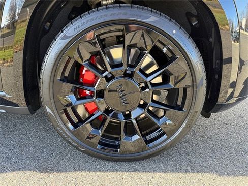 New 2026 BMW XM Label Red image 16