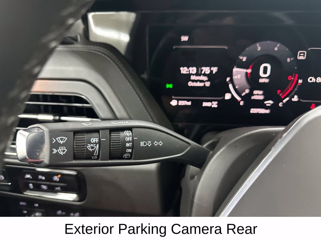 Used 2025 GMC Yukon XL Denali AWD/4WD image 43