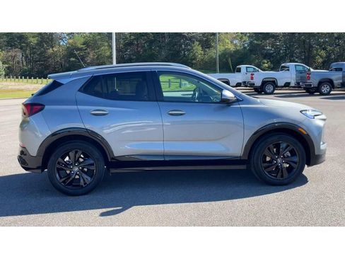 Used 2024 Buick Encore GX Sport Touring image 9