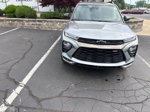 Used 2023 Chevrolet TrailBlazer RS w/ Sun and Liftgate Package AWD/4WD image 4