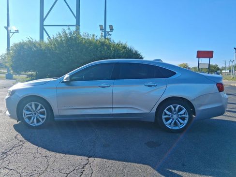 Used 2017 Chevrolet Impala LT FWD image 4