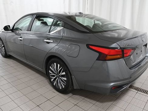 Used 2024 Nissan Altima 2.5 SV w/ SV Premium Package FWD image 11