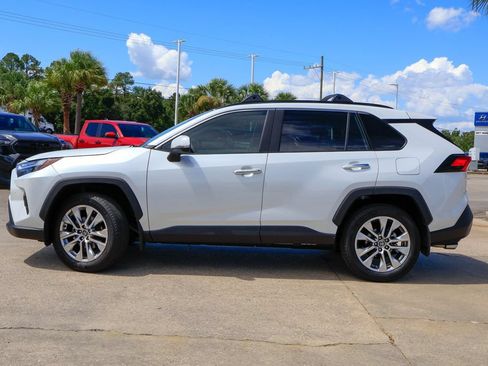 Used 2025 Toyota RAV4 Limited FWD image 27