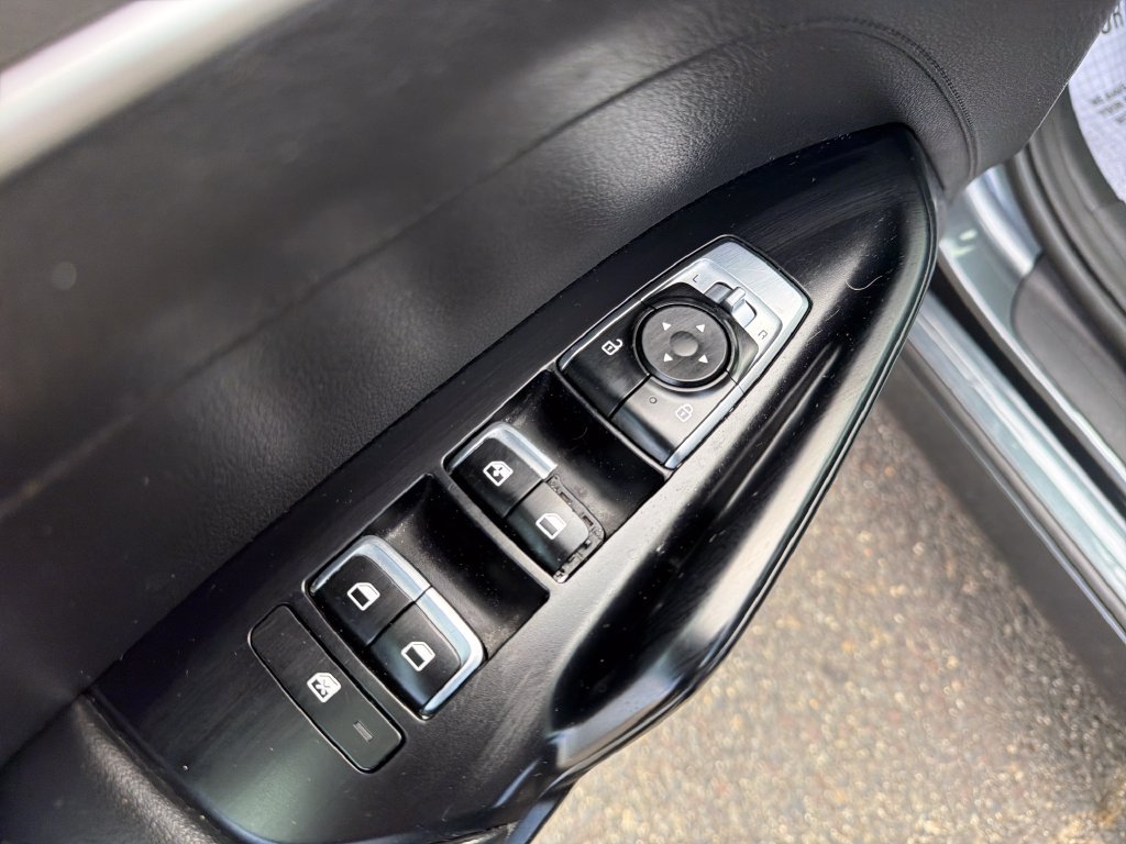 Used 2021 Kia K5 LXS FWD image 14