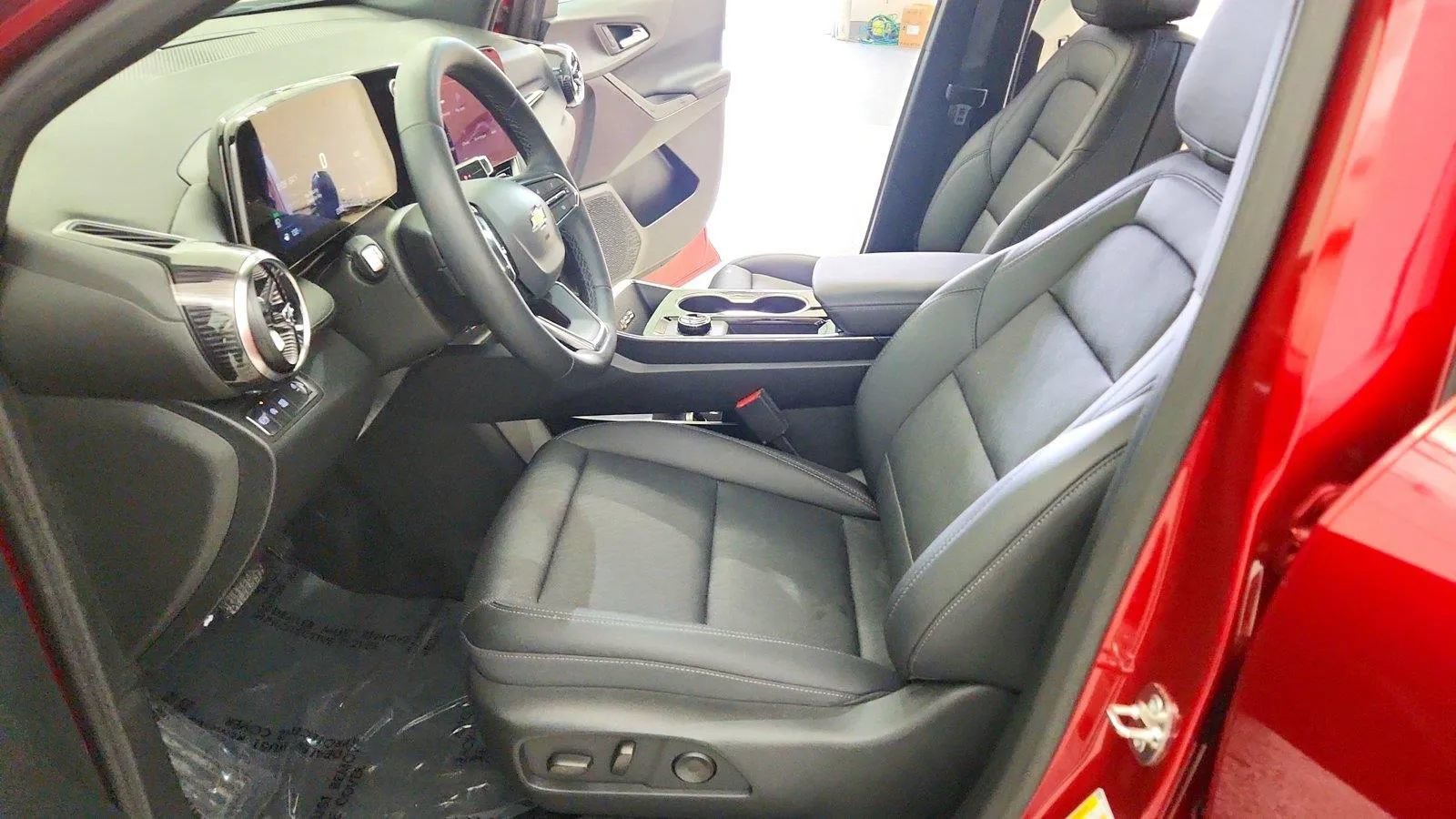 Used 2026 Chevrolet Equinox LT w/ Convenience Package II FWD image 14