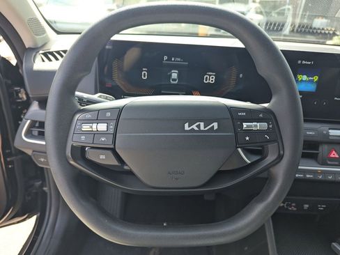 Used 2025 Kia K4 FWD image 17