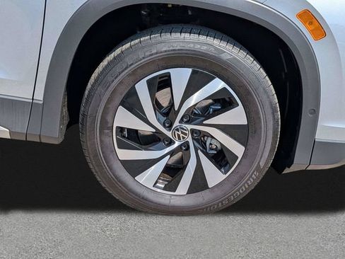 Certified 2025 Volkswagen Tiguan S FWD image 11