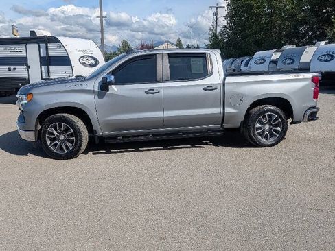 Used 2023 Chevrolet Silverado 1500 LT AWD/4WD image 2