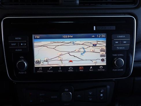 Used 2018 Nissan Leaf SV w/ SV Technology Package image 34