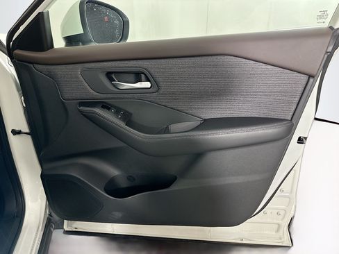 Used 2022 Nissan Rogue SV FWD image 30