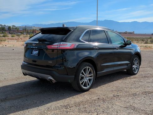 Used 2022 Ford Edge Titanium w/ Equipment Group 301A image 3
