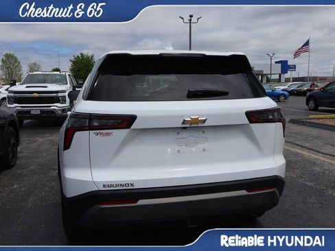 Used 2026 Chevrolet Equinox LT w/ LPO, Floor Liner Package FWD image 18