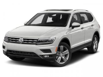 Used 2020 Volkswagen Tiguan SE w/ Panoramic Sunroof Package