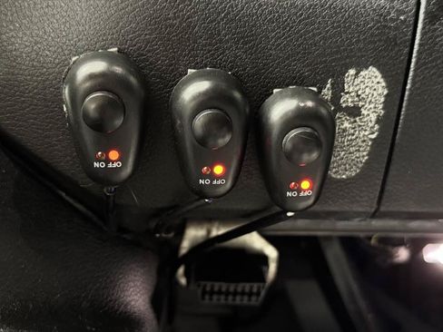 Used 2020 Jeep Gladiator Sport w/ Quick Order Package 24S AWD/4WD image 17