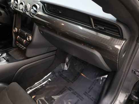 Used 2022 Ford Mustang Shelby GT500 w/ Carbon Fiber Track Pack RWD image 97