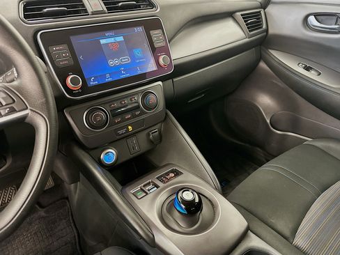 Used 2023 Nissan Leaf S image 25