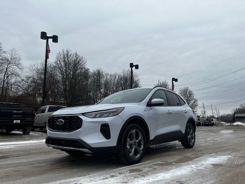 Used 2025 Ford Escape ST-Line Select image 2