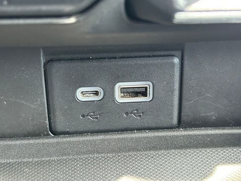 Used 2021 Chevrolet Tahoe Z71 w/ Z71 Signature Package image 35