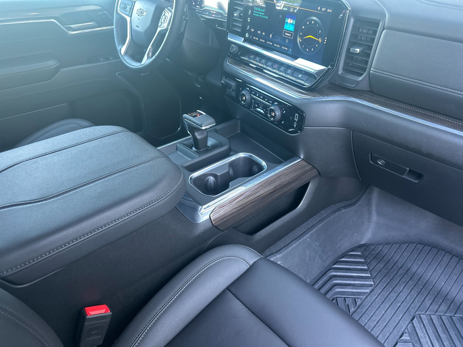 Used 2025 Chevrolet Silverado 1500 RST AWD/4WD image 16