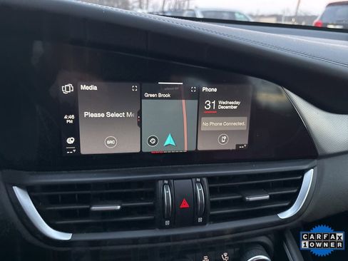 Used 2024 Alfa Romeo Giulia Veloce image 12