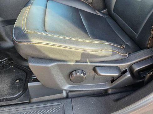 Used 2023 Ford Bronco Badlands image 11