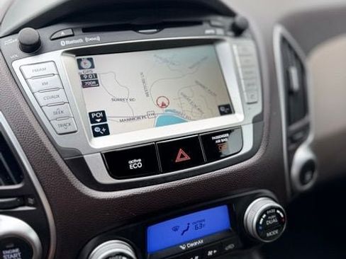 Used 2013 Hyundai Tucson Limited w/ Premium Pkg AWD/4WD image 10