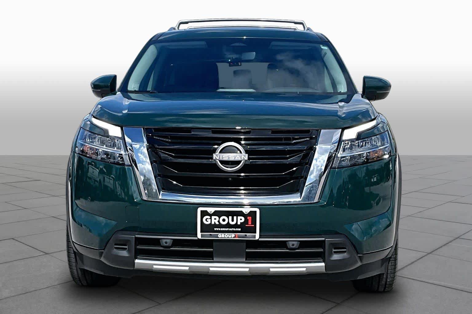 Used 2024 Nissan Pathfinder SL w/ SL Premium Package FWD image 4